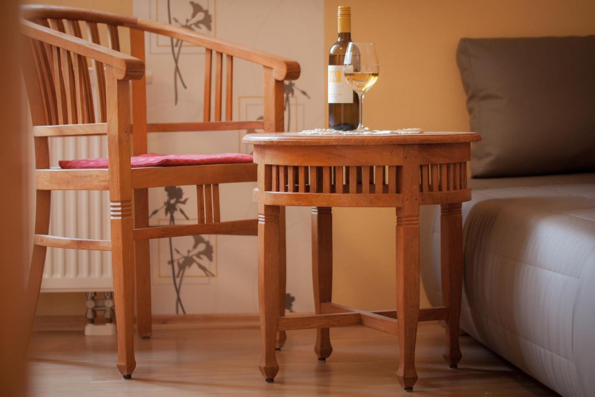 Harxheim Weingut Weinstube Weinhotel Wolf المظهر الخارجي الصورة