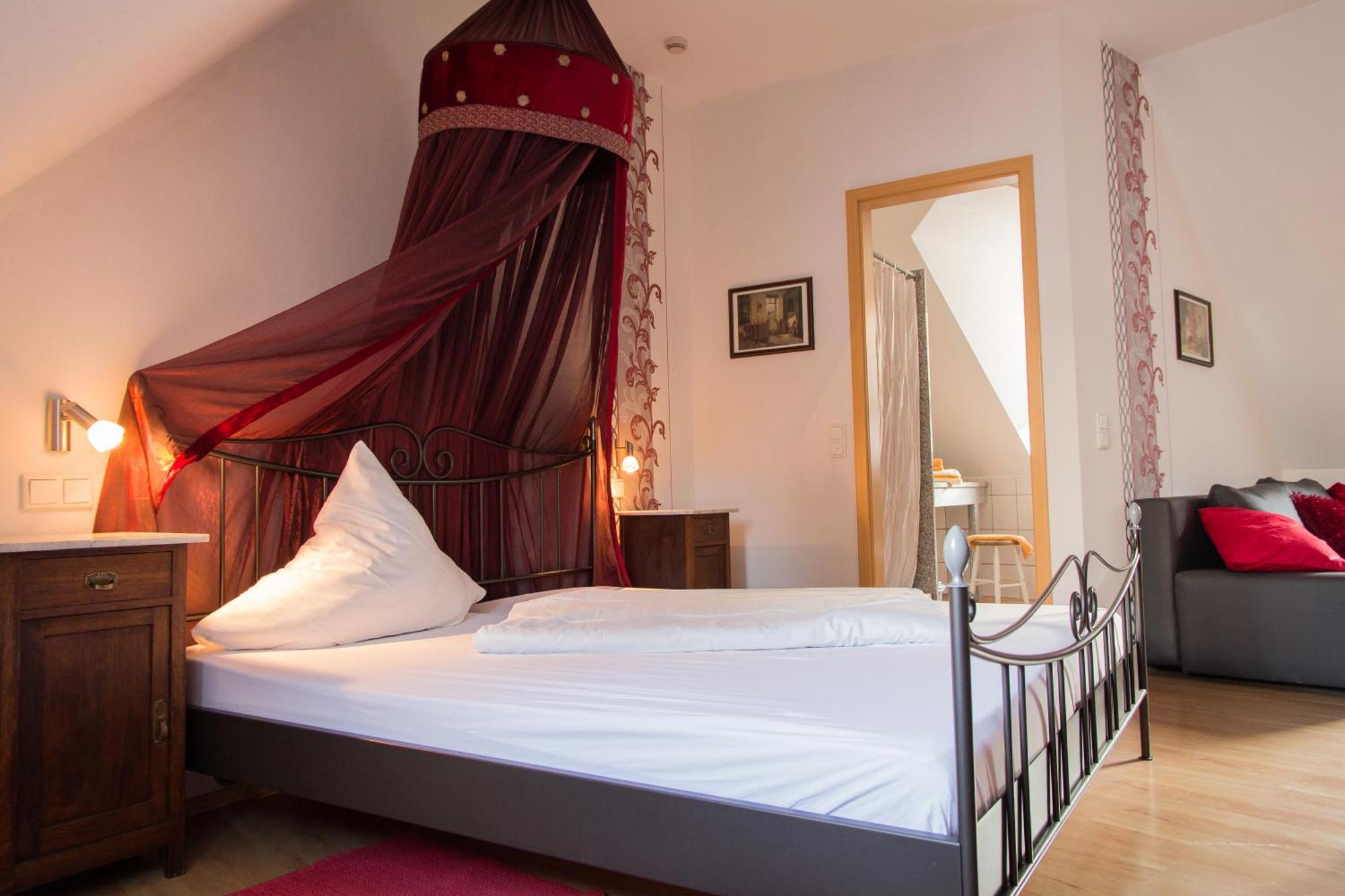 Harxheim Weingut Weinstube Weinhotel Wolf المظهر الخارجي الصورة