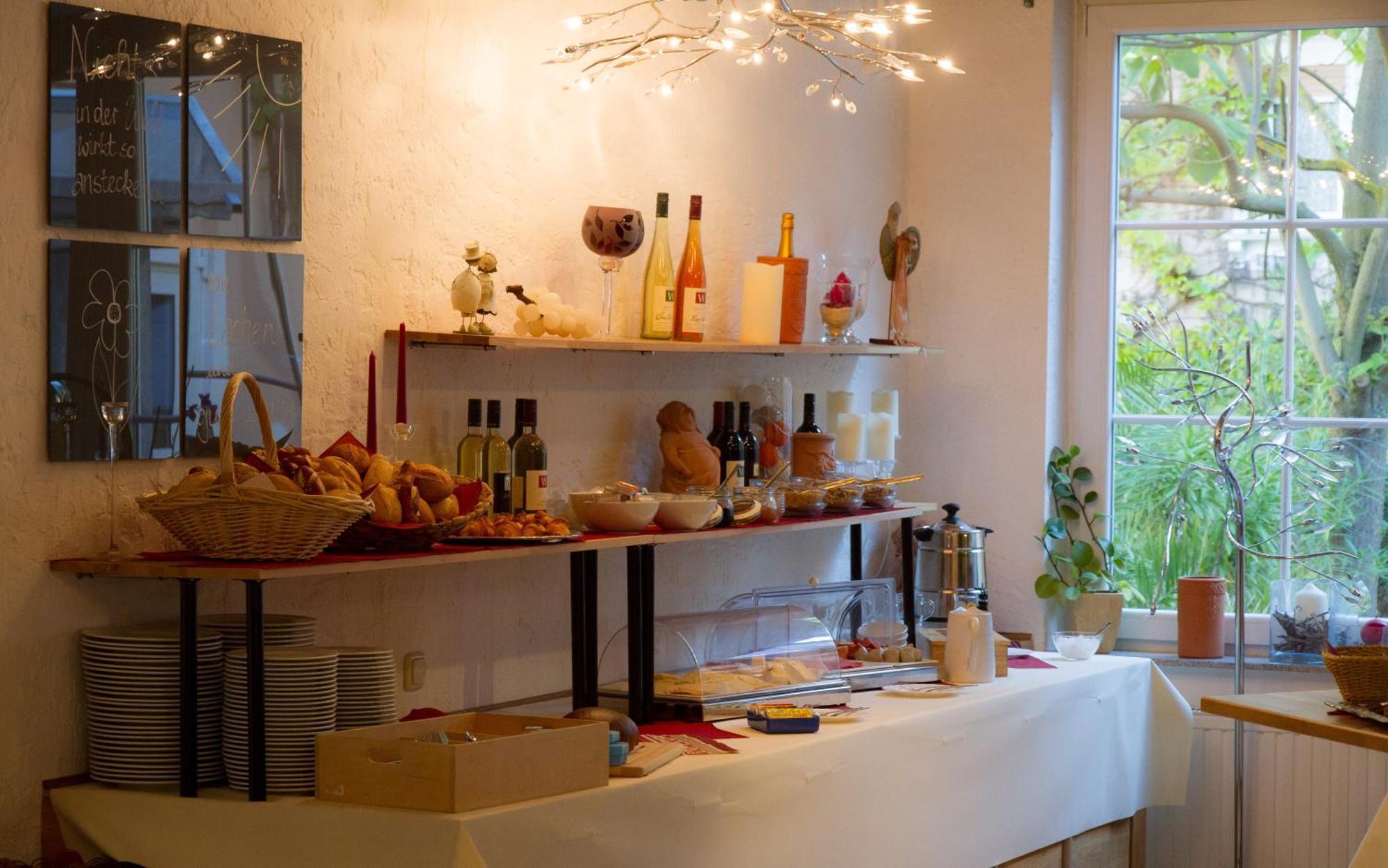 Harxheim Weingut Weinstube Weinhotel Wolf المظهر الخارجي الصورة